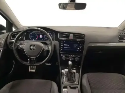 Photo 18 Volkswagen Golf 1.0 TSI 115 DSG7 Connect