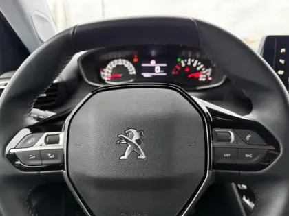 Photo 11 Peugeot 2008 Active Pack 1.2 101 ch