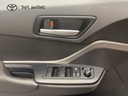 Photo 15 Toyota C-HR 1.8 Hybride 122 Dynamic Business