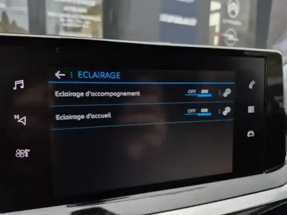 Photo 25 Peugeot 2008 II PureTech 130 S&amp;S EAT8 ALLURE PACK