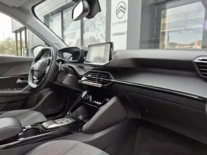 Photo 22 Peugeot 2008 II PureTech 130 S&amp;S EAT8 ALLURE PACK