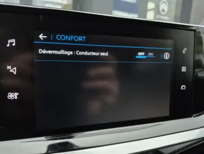 Photo 24 Peugeot 2008 II PureTech 130 S&amp;S EAT8 ALLURE PACK