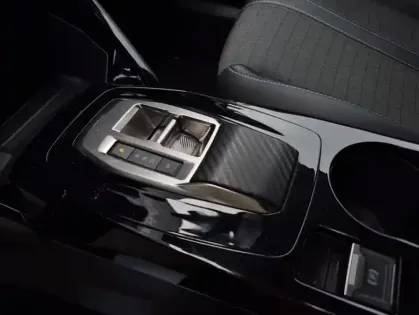 Photo 4 Peugeot 2008 II PureTech 130 S&amp;S EAT8 ALLURE PACK