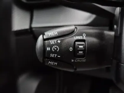 Photo 12 Peugeot 2008 II PureTech 130 S&amp;S EAT8 ALLURE PACK