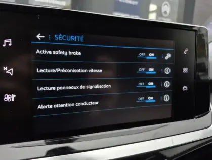 Photo 9 Peugeot 2008 II PureTech 130 S&amp;S EAT8 ALLURE PACK