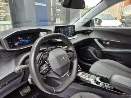 Photo 20 Peugeot 2008 II PureTech 130 S&amp;S EAT8 ALLURE PACK