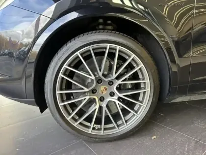 Photo 16 Porsche Cayenne  Coupé 4.0 V8 680ch Turbo S E-Hybrid