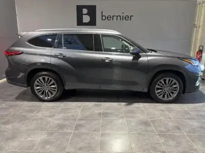 Photo 2 Toyota Highlander  2.5 Hybrid 248ch Design Business AWD-I MY22