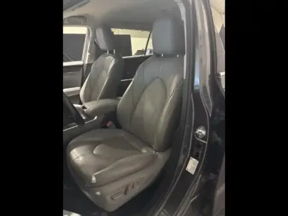 Photo 14 Toyota Highlander  2.5 Hybrid 248ch Design Business AWD-I MY22