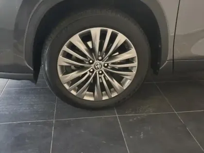 Photo 3 Toyota Highlander  2.5 Hybrid 248ch Design Business AWD-I MY22