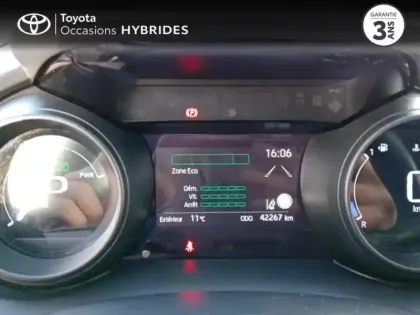 Photo 13 Toyota Yaris  Cross 116h Dynamic MY22