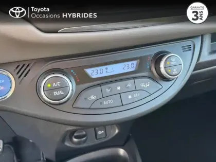 Photo 8 Toyota Yaris  100h France Business 5p RC19