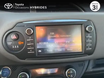 Photo 10 Toyota Yaris  100h France Business 5p RC19