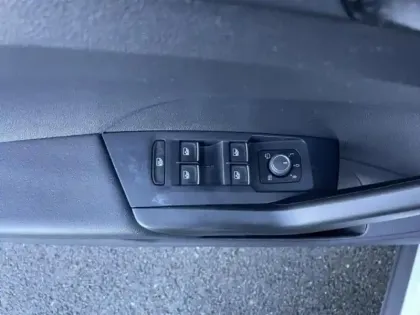 Photo 9 Volkswagen T-cross  1.0 TSI 110ch R-Line Tech DSG7