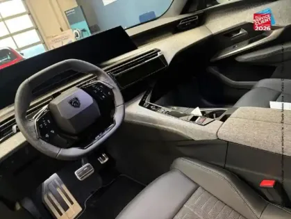 Photo 14 Peugeot 3008  1.2 Hybrid 145ch GT e-DCS6