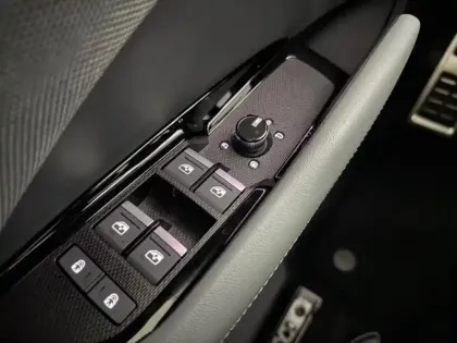 Photo 14 Audi Q3  1.5 e-hybrid 272ch S line S tronic 6