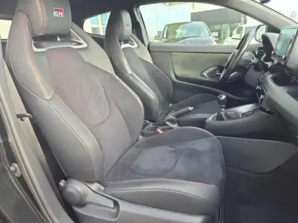 Photo 22 Toyota Yaris  1.6 GR 261ch Track 3p 4WD