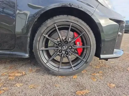 Photo 16 Toyota Yaris  1.6 GR 261ch Track 3p 4WD