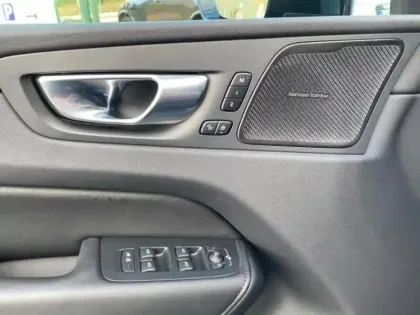 Photo 6 Volvo Xc60  T8 Hybride Rechargeable 310 + 145ch Ultra Style Chrome Geartronic 8 AWD