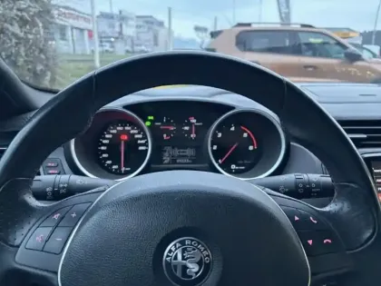 Photo 12 Alfa Romeo Giulietta  1.6 JTDm 120ch Sprint S/S MY20