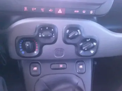 Photo 12 Fiat Panda  1.0 70ch BSG S&S Sport