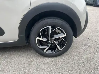 Photo 10 Citroën C3  1.2 PureTech 110ch S&S Saint James 121g