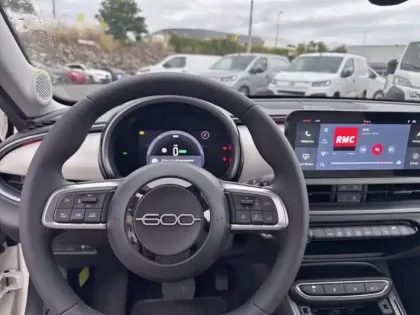 Photo 8 Fiat 600  e 156ch 54kWh La Prima