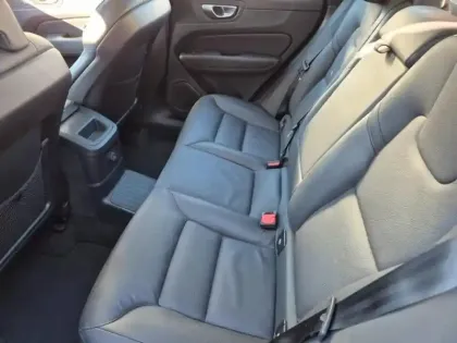 Photo 5 Volvo Xc60  T6 Hybride Rechargeable 253 + 145ch Plus Style Dark Geartronic 8 AWD