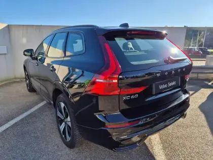 Photo 18 Volvo XC60  T6 350 cv ( 253 + 145 cv ) plus - style 4 roues motrices