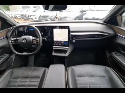 Photo 8 Renault Megane  E-Tech Electric EV60 220ch Iconic super charge -C