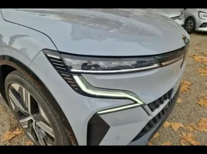 Photo 14 Renault Megane  E-Tech Electric EV60 220ch Iconic super charge -C