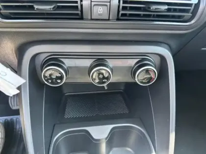 Photo 14 Citroën C3  1.2 Turbo 100ch PLUS