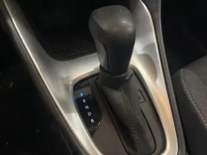 Photo 10 Toyota Yaris  116h Dynamic 5p MY22