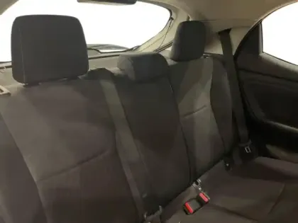 Photo 13 Toyota Yaris  116h Dynamic 5p MY22