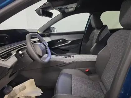 Photo 8 Peugeot 3008  1.2 Hybrid 145ch Allure e-DCS6