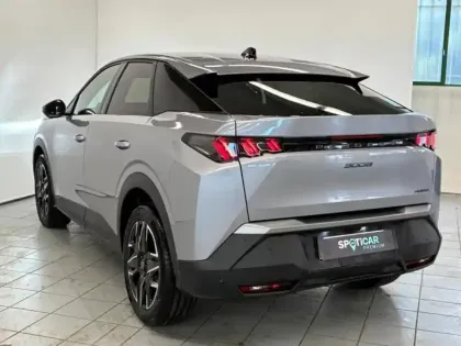 Photo 7 Peugeot 3008  1.2 Hybrid 145ch Allure e-DCS6