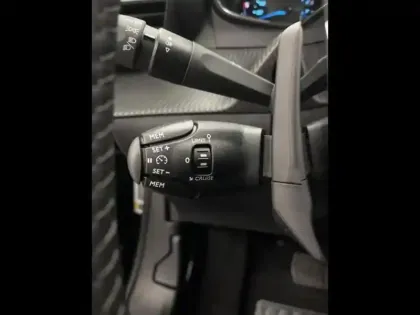 Photo 9 Peugeot 2008  e- 136ch Active