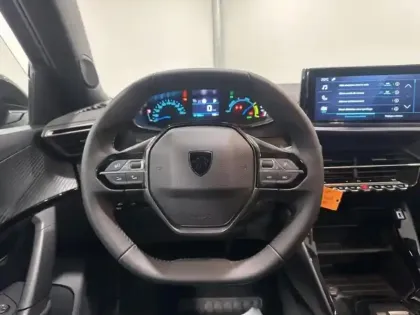 Photo 27 Peugeot 2008  e- 136ch Active