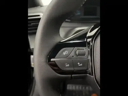 Photo 8 Peugeot 2008  e- 136ch Active