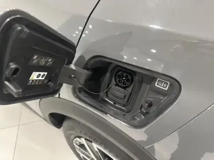 Photo 25 Peugeot 2008  e- 136ch Active