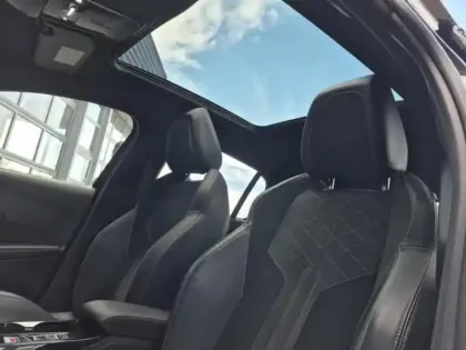 Photo 9 Peugeot 208  e- 136ch GT