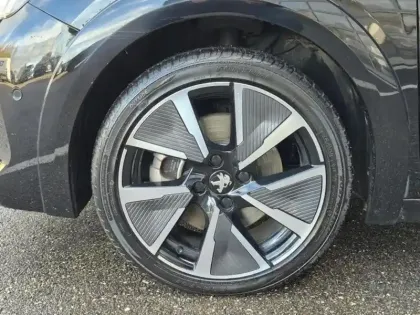 Photo 4 Peugeot 208  e- 136ch GT