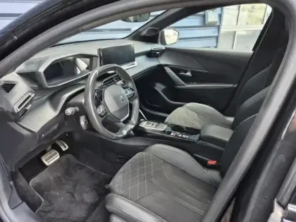 Photo 5 Peugeot 208  e- 136ch GT