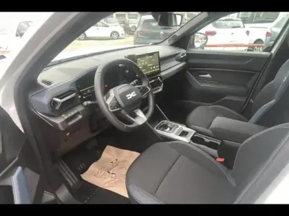 Photo 8 Dacia Duster  1.6 hybrid 140ch Journey