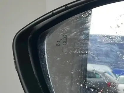 Photo 6 Peugeot 208  e- 136ch GT Pack