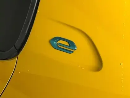 Photo 4 Peugeot 208  e- 136ch GT Pack