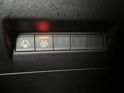 Photo 11 Peugeot 208  e- 136ch GT Pack