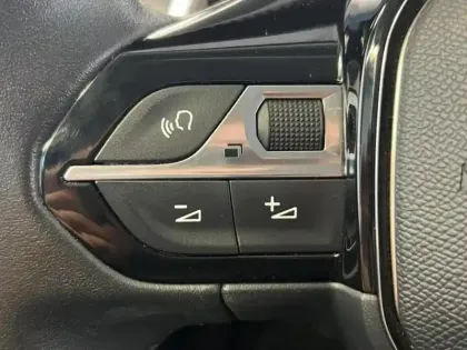 Photo 13 Peugeot 2008  1.2 PureTech 130ch S&S Allure Pack EAT8