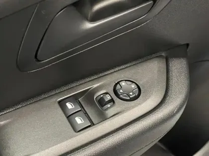 Photo 7 Peugeot 208  Affaire 1.5 BlueHDi 100 Premium Pack