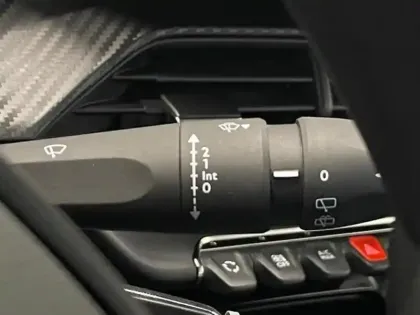 Photo 11 Peugeot 208  Affaire 1.5 BlueHDi 100 Premium Pack